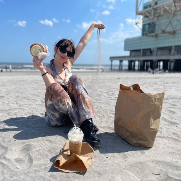 Meet your Posher, Lillian - Picture 3 of 7